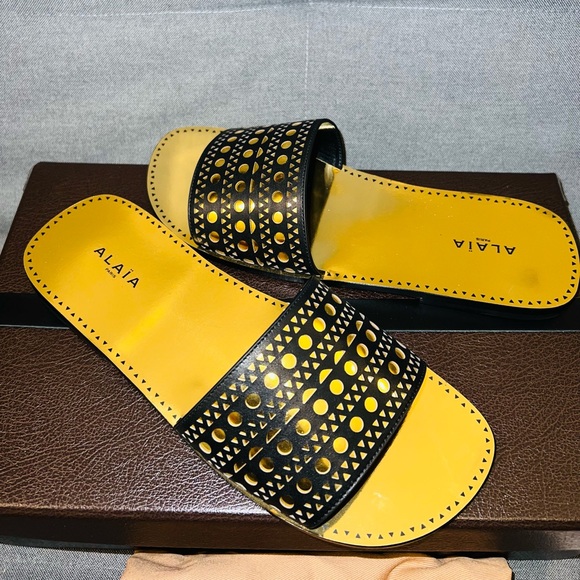 Alaia Laser Cut Leather Slides (NWT)! - Picture 6 of 7